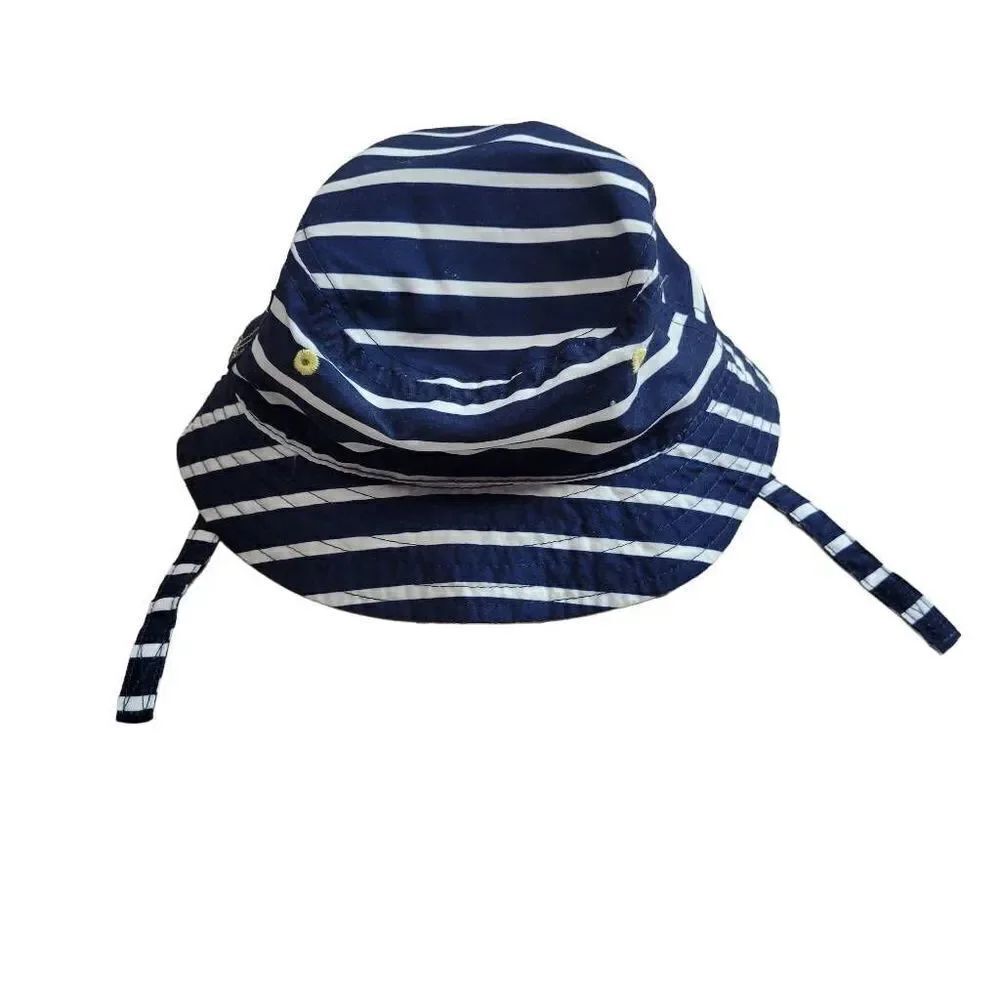 Carter's stripped bucket hat 3-6mo